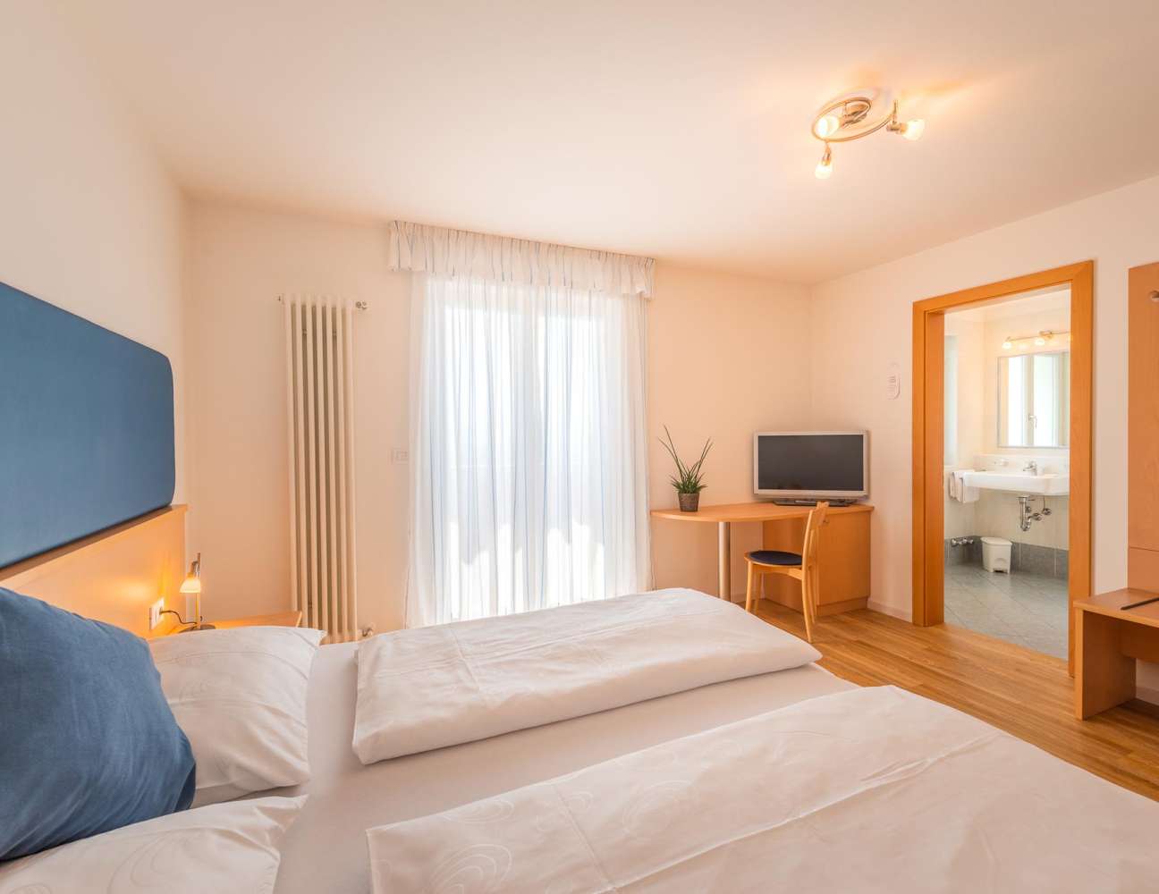 20210428-103427-_8000084-HDR