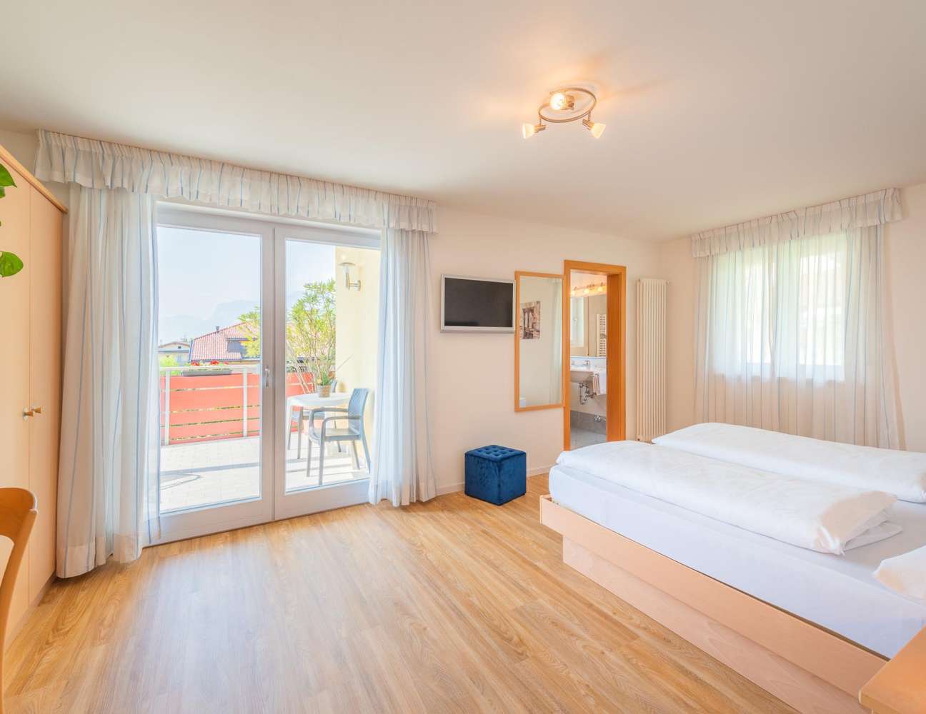 20210428-104430-_8000109-HDR